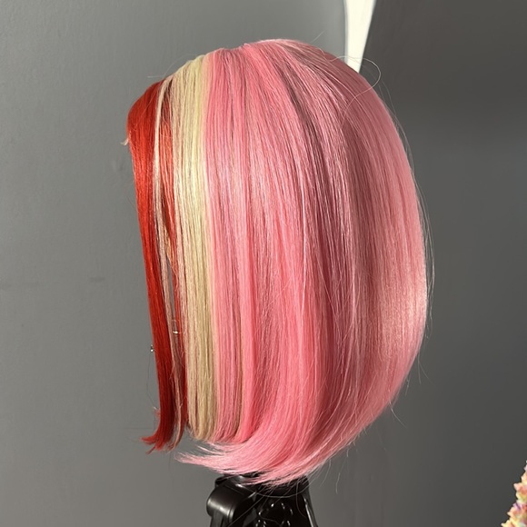 Synthetic red/pink hand tied part wig - Picture 4 of 8